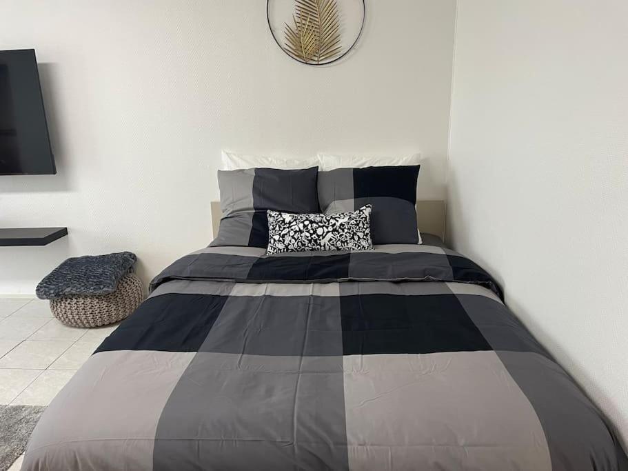 Cosy Proche Paris Apartment Le Bourget
